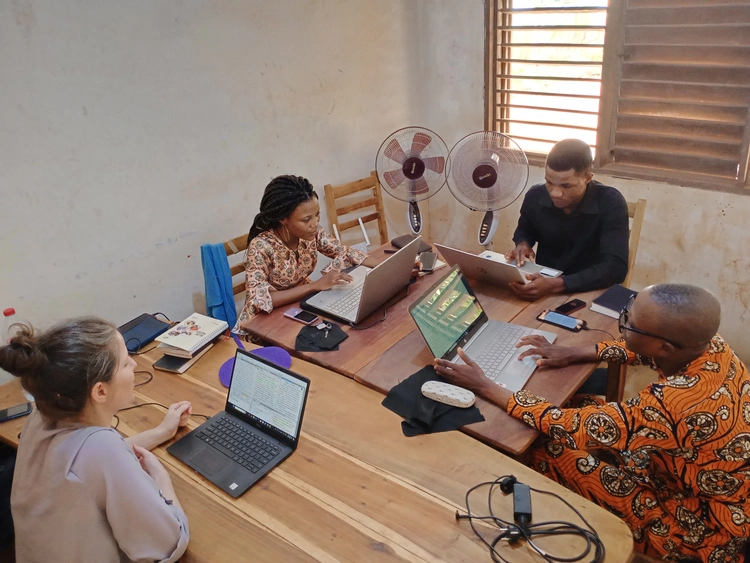 Biblu Kikan do Tɔligbe mɛ